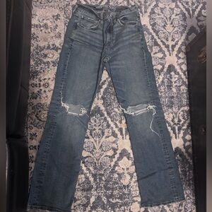 American Eagle size 6
Wide leg distressed reg rise jeans
Great condition.